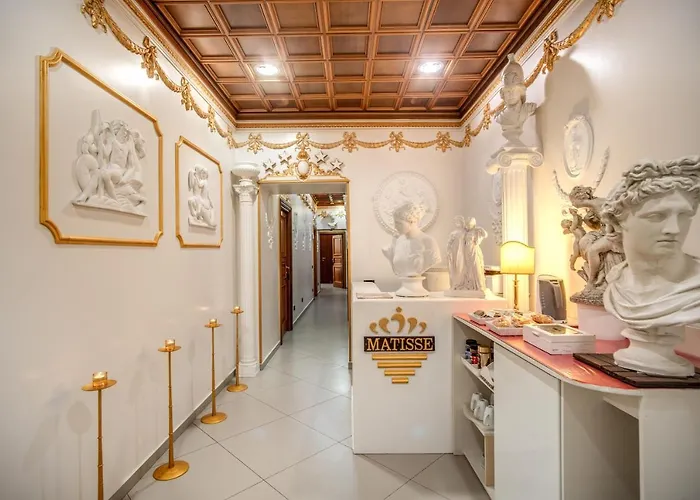 לינה וארוחת בוקר Matisse Royal