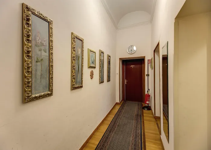 לינה וארוחת בוקר Matisse Royal 4*