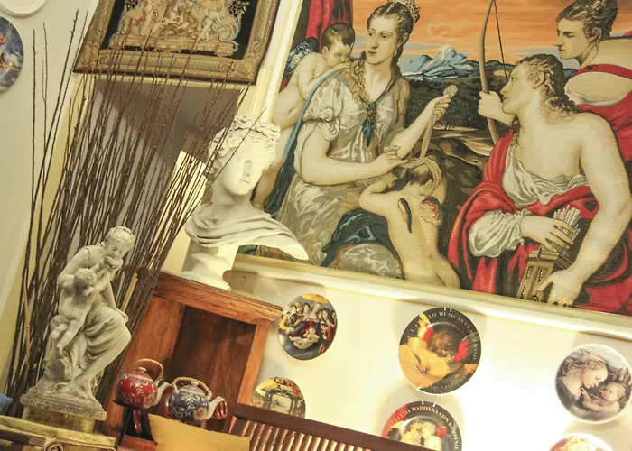 לינה וארוחת בוקר Matisse Royal