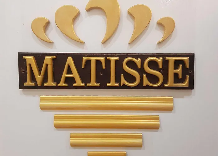 לינה וארוחת בוקר Matisse Royal